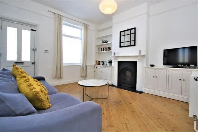 Cosy 2 Bedroom Victorian Townhouse In The Town Centre Bury St. Edmunds ภายนอก รูปภาพ