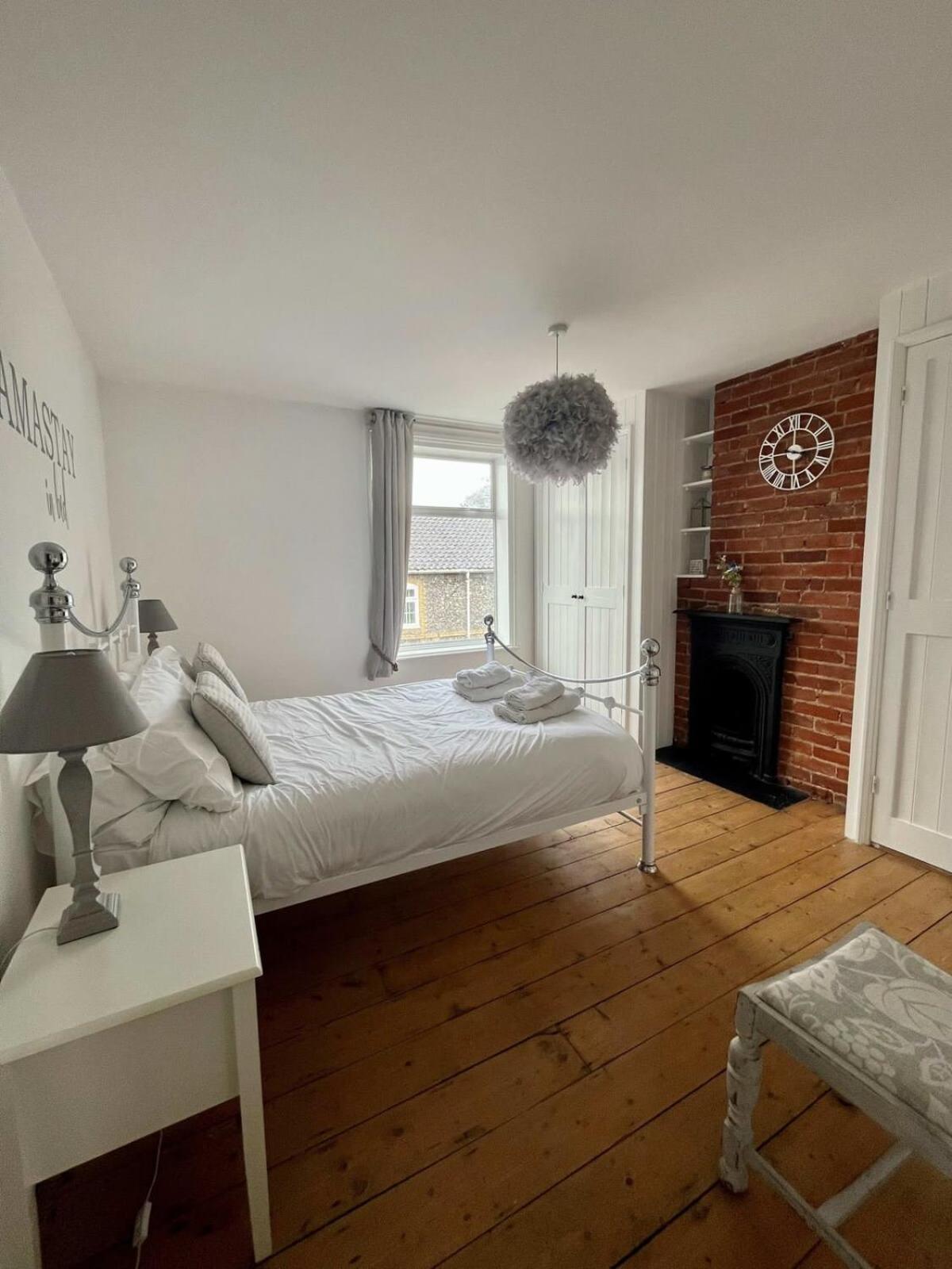 Cosy 2 Bedroom Victorian Townhouse In The Town Centre Bury St. Edmunds ภายนอก รูปภาพ