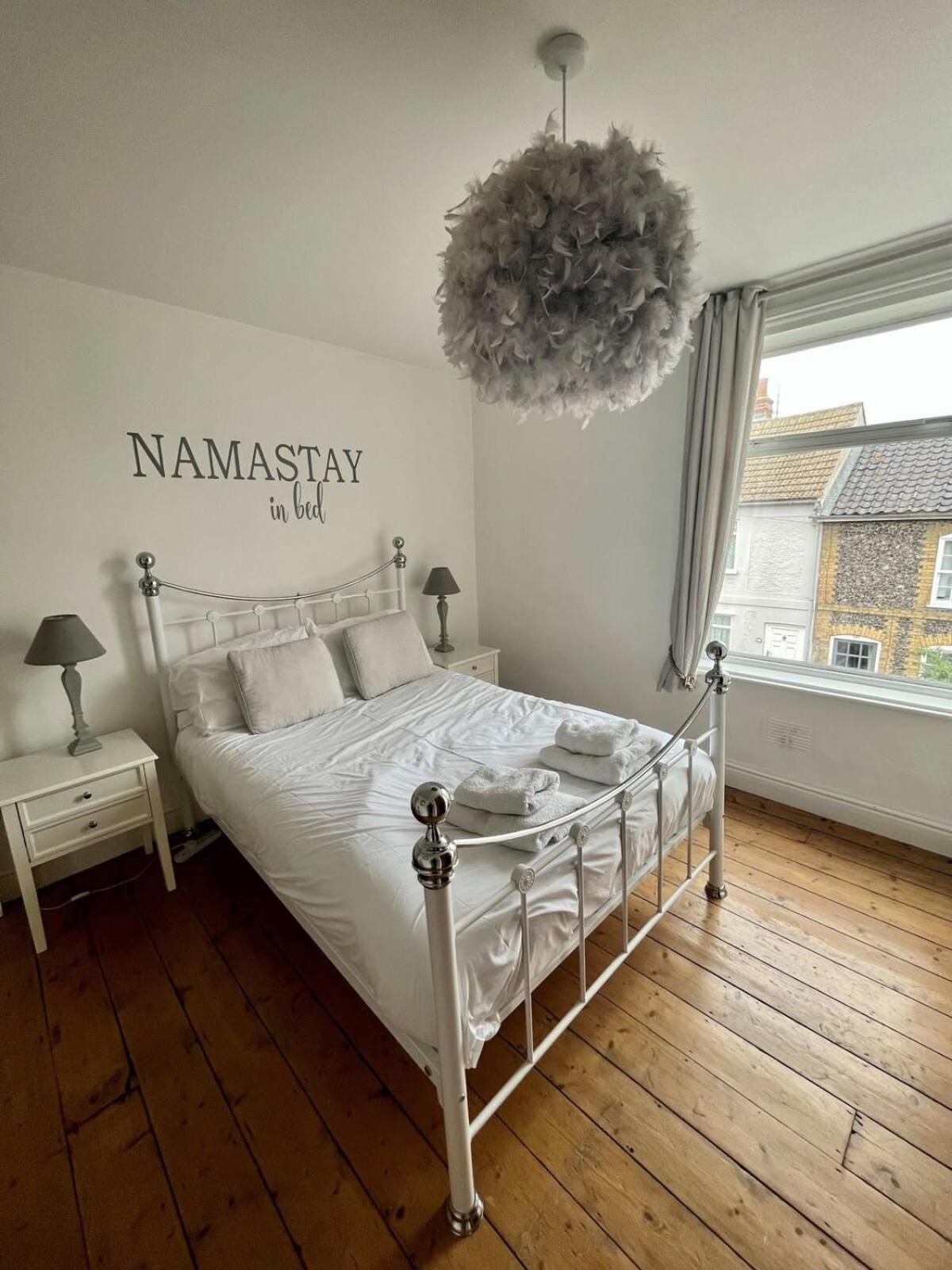 Cosy 2 Bedroom Victorian Townhouse In The Town Centre Bury St. Edmunds ภายนอก รูปภาพ